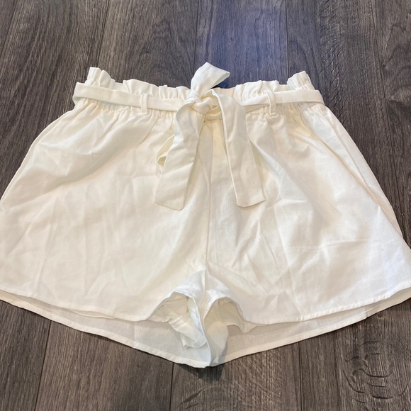 NWT Lulus jemima white paper bag shorts - Picture 4 of 5